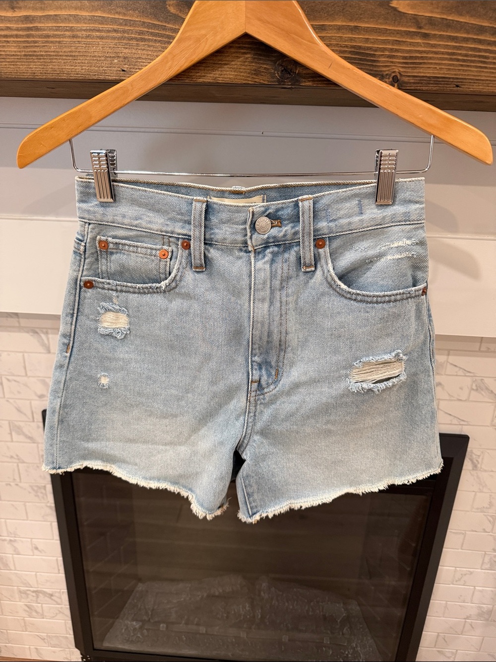 Madewell Women's Light blue mom jean Shorts - Classic Denim